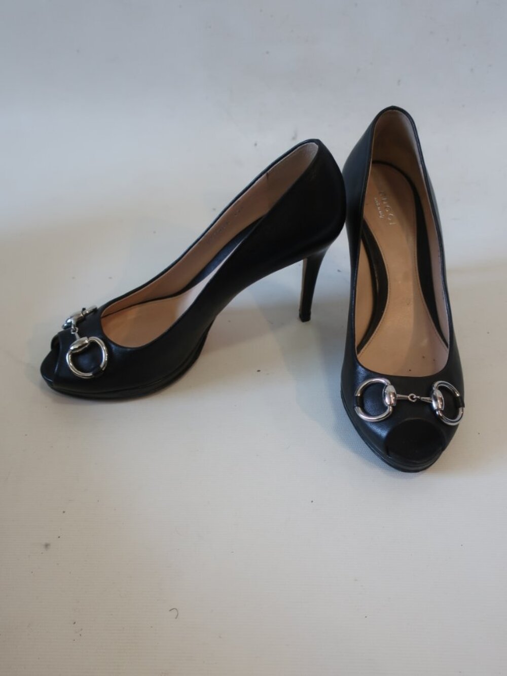 Womens Gucci Black Leather Horsebit Peep Toe Pumps 37 1/2 EU/US 7.5 - Picture 3 of 10